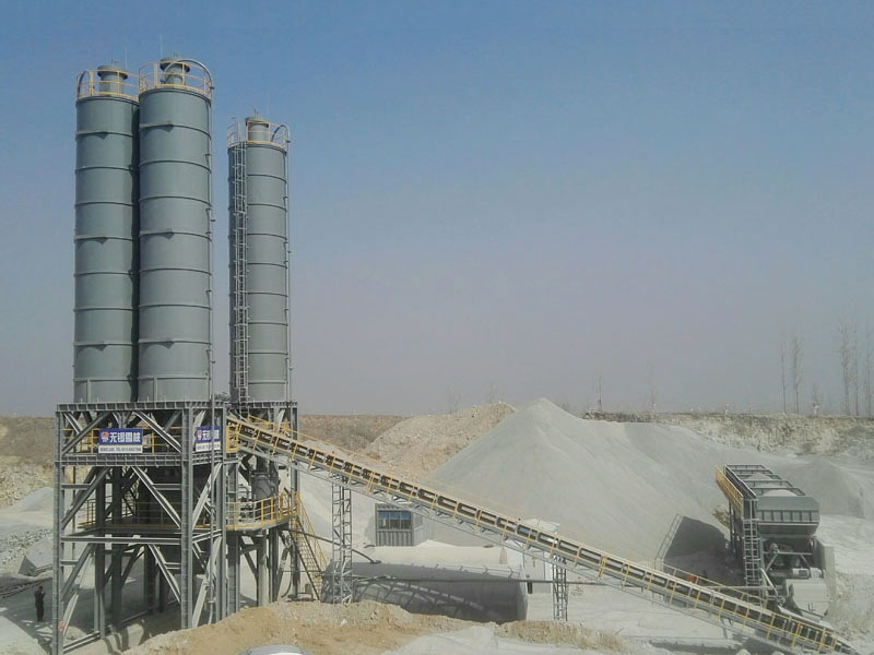 Apa perbedaan antara tanaman pencampur tanah yang stabil dan tanaman pencampur beton?